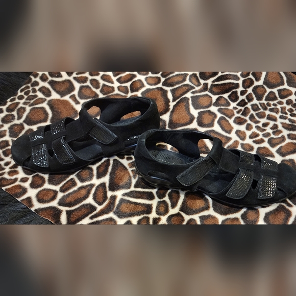 VANELi Sport Suede Sandals Women's Size 6M - Picture 9 of 9